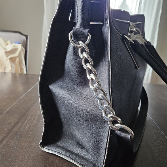 Micheal Kors Hamilton Bag - Picture 7 of 13
